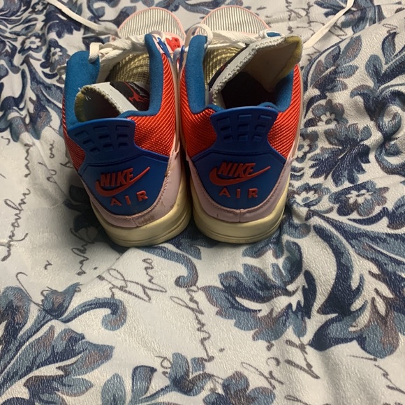 Nike - Picture 3 of 3